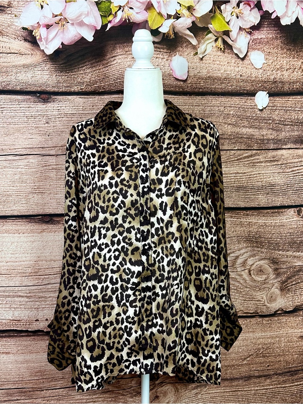 Xhilaration Women’s Leopard Animal Print Flared Hem Collared Button Down Tunic